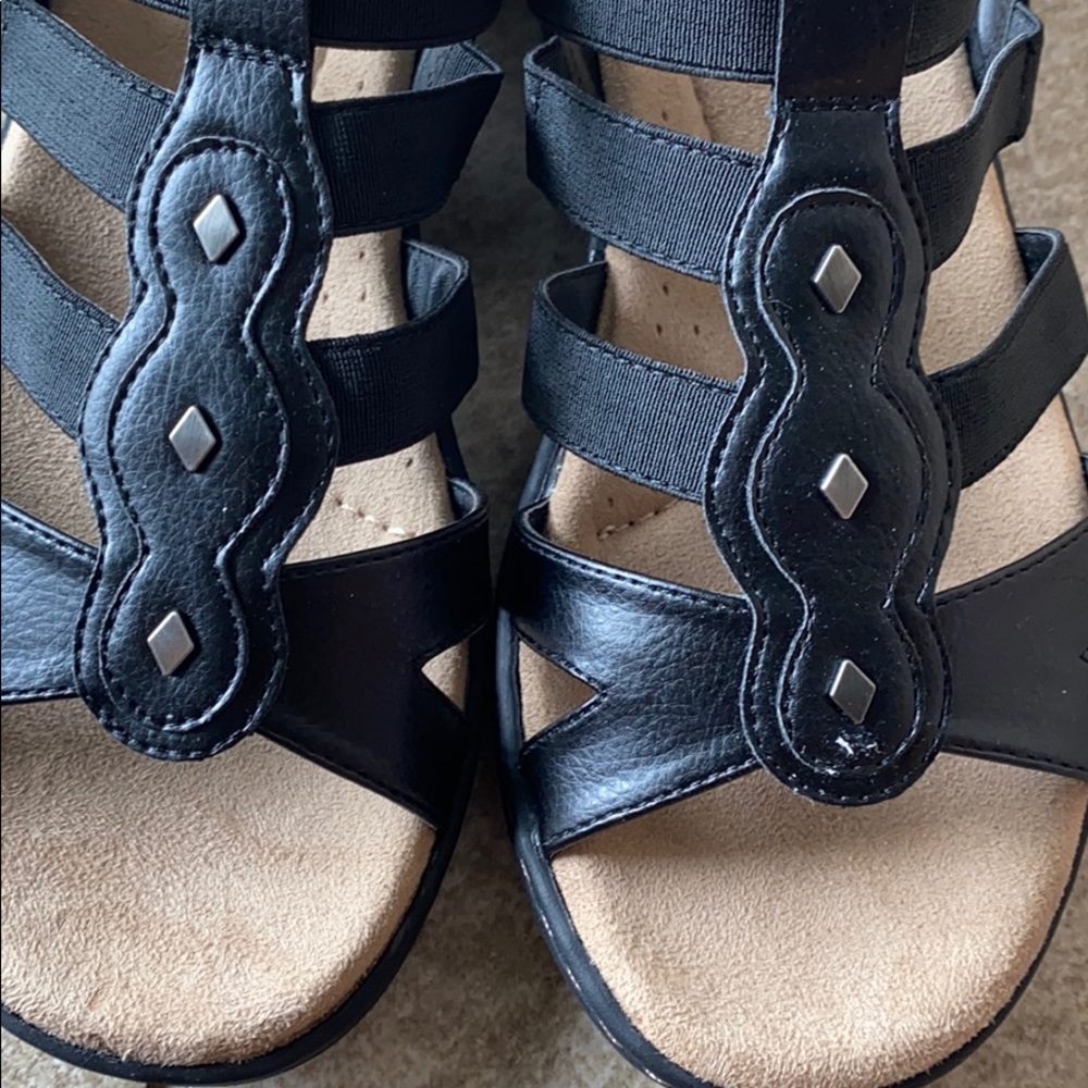 Shoes - Picture 4 of 6